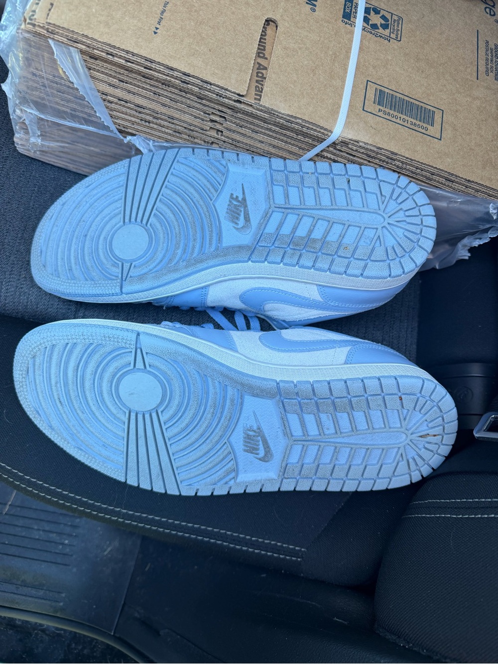 Powder Blue Jordan 1 Low - Picture 2 of 3